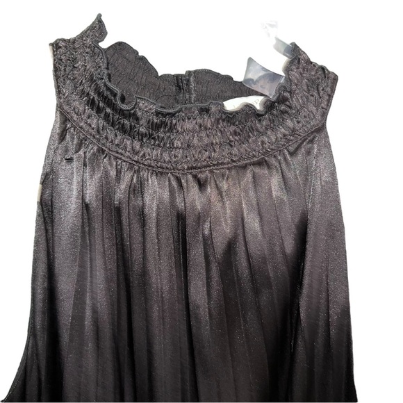 Black pleated halter style dress NWT size Medium - Picture 6 of 9